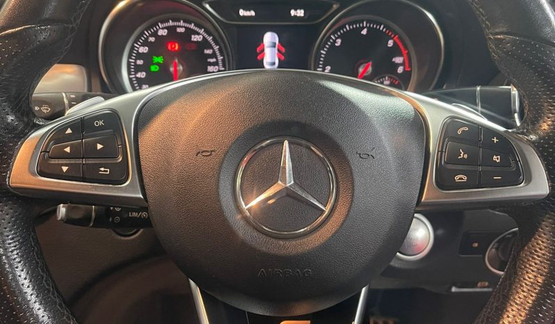 
								Used 2018 Mercedes C-Class full									