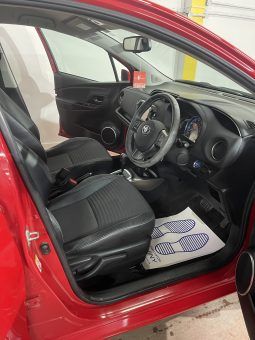 
Used 2015 Toyota Yaris Hybrid Excel Cvt full									