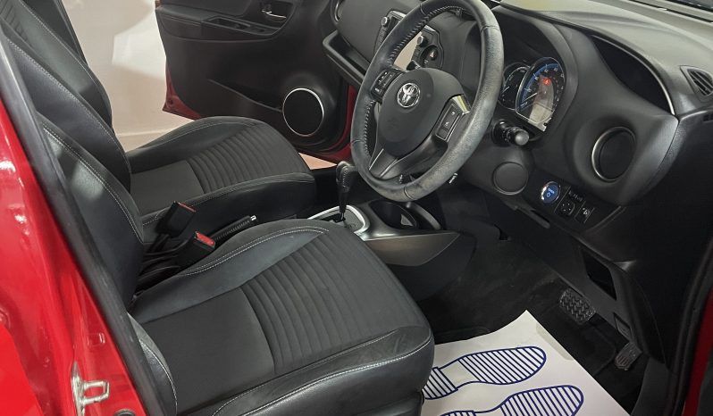 
Used 2015 Toyota Yaris Hybrid Excel Cvt full									