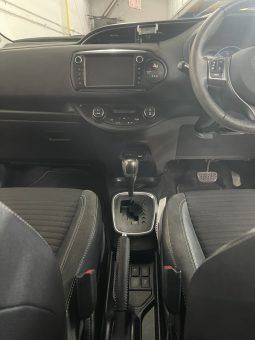 
Used 2015 Toyota Yaris Hybrid Excel Cvt full									