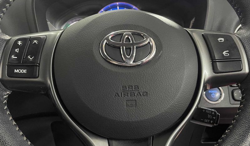 
Used 2015 Toyota Yaris Hybrid Excel Cvt full									