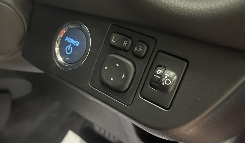 
Used 2015 Toyota Yaris Hybrid Excel Cvt full									