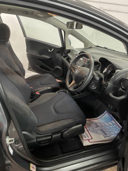 
										2013 Honda jazz Hatchback full									