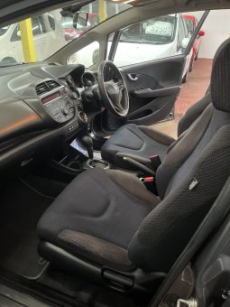 
										2013 Honda jazz Hatchback full									