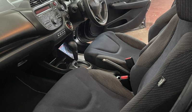 
								2013 Honda jazz Hatchback full									