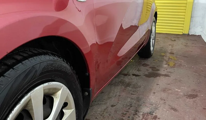 
2015 Kia Rio Red Hatchback full									