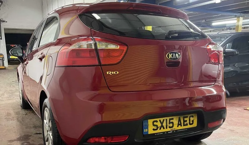 
2015 Kia Rio Red Hatchback full									