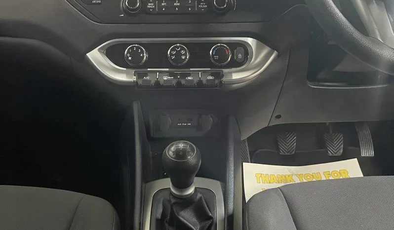 
2015 Kia Rio Red Hatchback full									