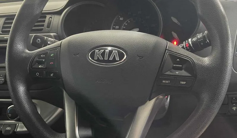 
2015 Kia Rio Red Hatchback full									