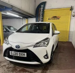 
2020 Toyota Yaris Hybrid Excel Cvt White Hatchback full									