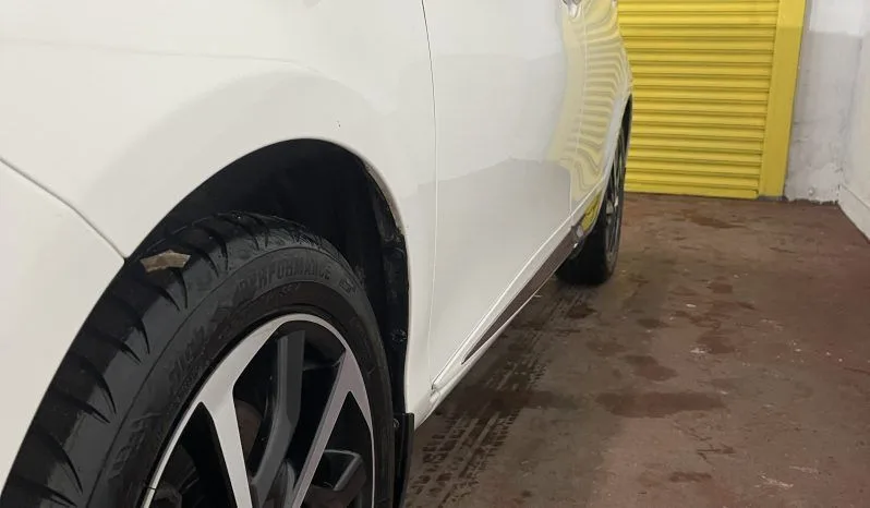 
2020 Toyota Yaris Hybrid Excel Cvt White Hatchback full									