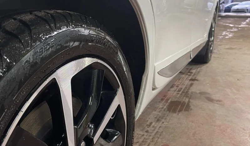 
2020 Toyota Yaris Hybrid Excel Cvt White Hatchback full									