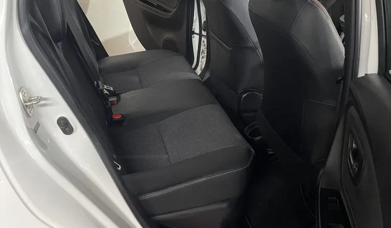 
2020 Toyota Yaris Hybrid Excel Cvt White Hatchback full									
