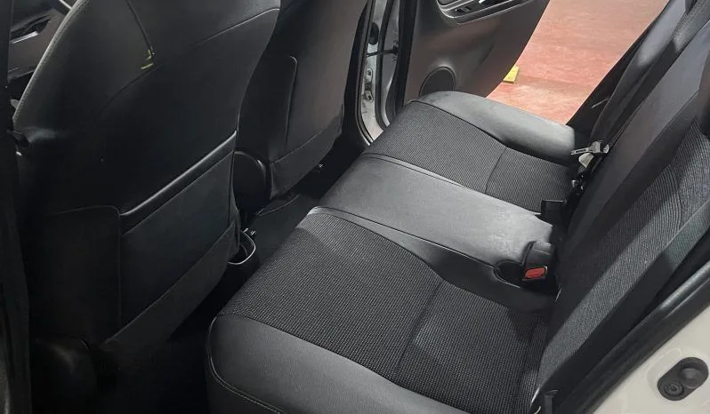 
2020 Toyota Yaris Hybrid Excel Cvt White Hatchback full									