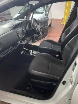 
2020 Toyota Yaris Hybrid Excel Cvt White Hatchback full									