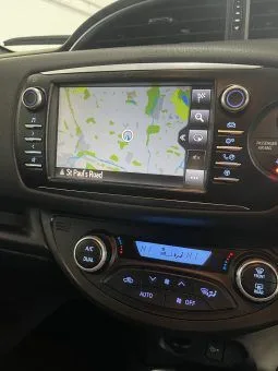 
2020 Toyota Yaris Hybrid Excel Cvt White Hatchback full									
