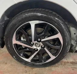 
2020 Toyota Yaris Hybrid Excel Cvt White Hatchback full									