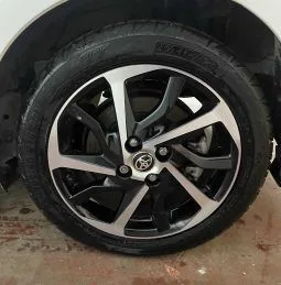 
2020 Toyota Yaris Hybrid Excel Cvt White Hatchback full									