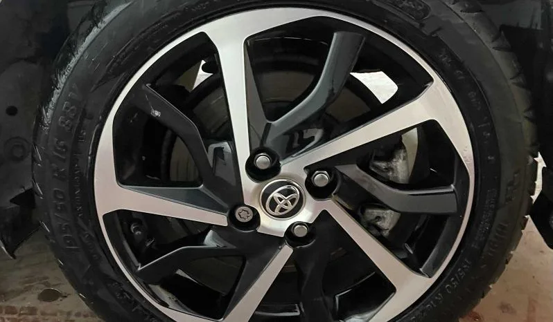 
2020 Toyota Yaris Hybrid Excel Cvt White Hatchback full									