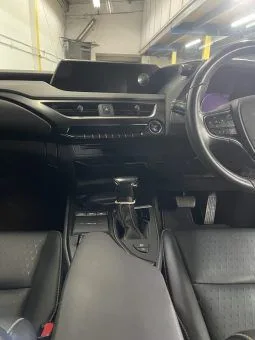 
2021 Lexus Ux 250H 4X2 Cvt Black SUV full									