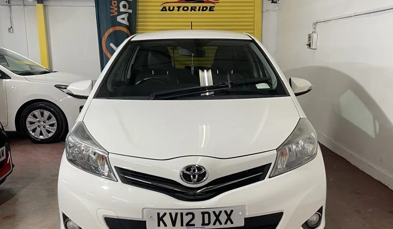 
2012 Toyota yaris vvt White Hatchback full									
