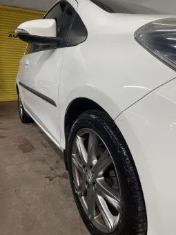 
2012 Toyota yaris vvt White Hatchback full									