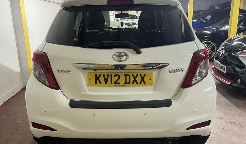 
2012 Toyota yaris vvt White Hatchback full									