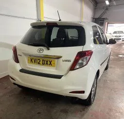 
2012 Toyota yaris vvt White Hatchback full									