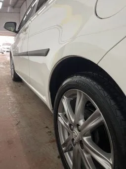 
2012 Toyota yaris vvt White Hatchback full									