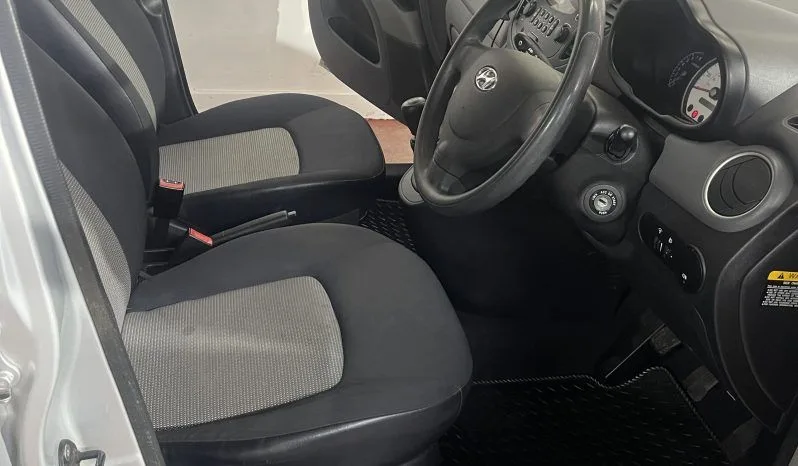 
2009 Hyundai i10 Silver Hatchback full									