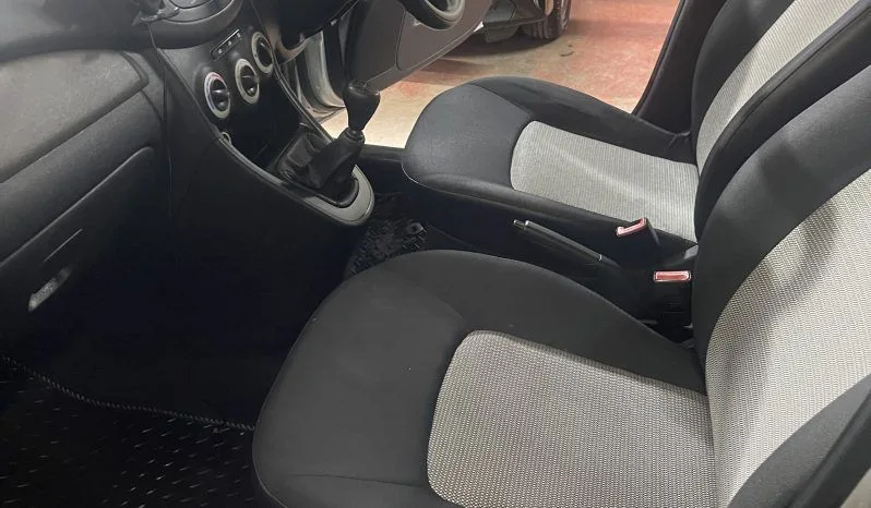 
2009 Hyundai i10 Silver Hatchback full									