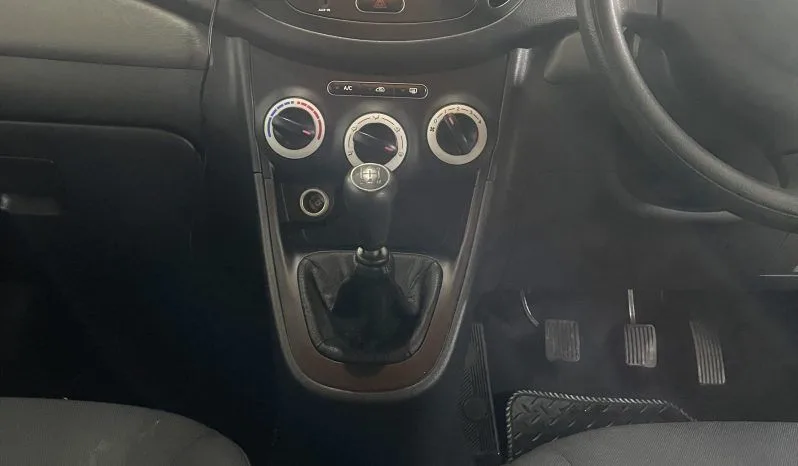 
2009 Hyundai i10 Silver Hatchback full									