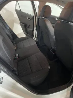 
2020 Kia Rio White Hatchback full									