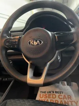 
2020 Kia Rio White Hatchback full									
