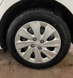 
2020 Kia Rio White Hatchback full									