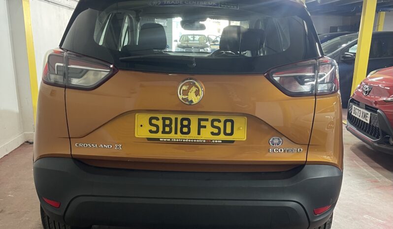 
2018 Vauxhall Crossland Orange SUV full									