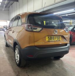 
2018 Vauxhall Crossland Orange SUV full									