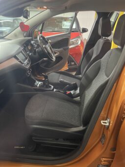 
2018 Vauxhall Crossland Orange SUV full									