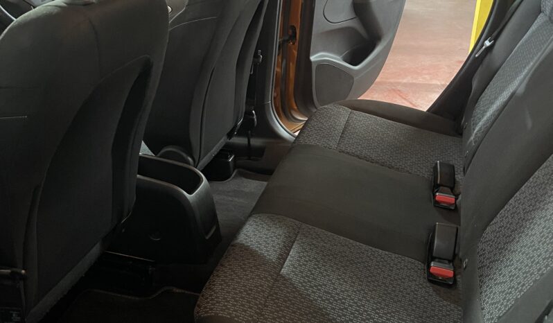 
2018 Vauxhall Crossland Orange SUV full									