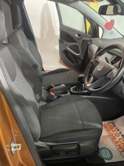 
2018 Vauxhall Crossland Orange SUV full									