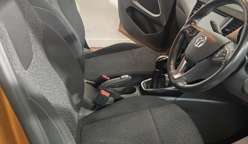 
2018 Vauxhall Crossland Orange SUV full									