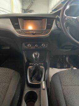 
2018 Vauxhall Crossland Orange SUV full									