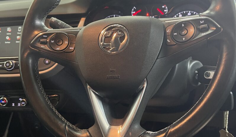
2018 Vauxhall Crossland Orange SUV full									