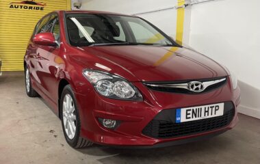 2011 Hyundai i30 Red Hatchback