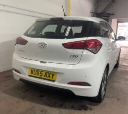 
2015 Hyundai i20 White Hatchback full									