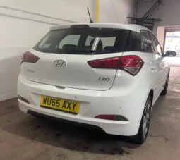 
2015 Hyundai i20 White Hatchback full									