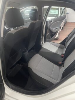 
2015 Hyundai i20 White Hatchback full									