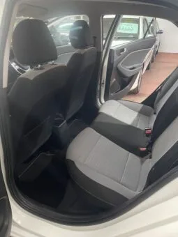 
2015 Hyundai i20 White Hatchback full									