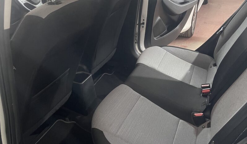 
2015 Hyundai i20 White Hatchback full									