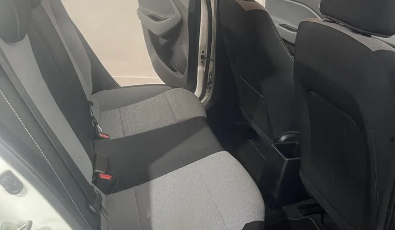 
2015 Hyundai i20 White Hatchback full									